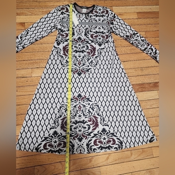 Women's Long Sleeve Geometric Print Dress - Picture 5 of 8